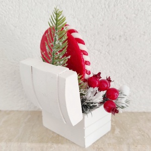 Aranjament mic de Craciun cu acadea cu pinguin, 45533 - crăciun - decorațiuni de crăciun de casă - decor pentru masă de crăciun - Artynos.ro