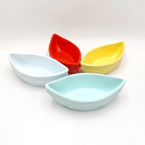 Recipient ceramic tip barcuta rosu 45813 - casă & stil de viață - decorațiuni de casă - decorațiuni de masă și rafturi - boluri decorative - Artynos.ro