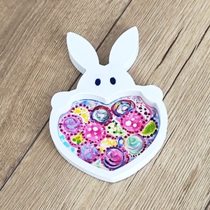 Platou decorativ iepuras cu inimioara multicolora 4617 - casă & stil de viață - decorațiuni de casă - decorațiuni de masă și rafturi - decorațiuni de masă - Artynos.ro