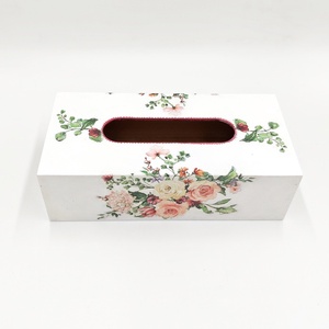 Cutie din lemn pentru servetele model floral, CS003 - Artynos.ro
