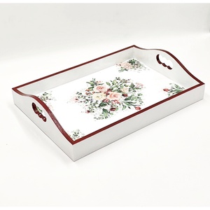 Tava decorativa din lemn cu model floral, 35 x 25 cm, 4626, Casa & Stil de viata, Echipamente de bucatarie, Accesorii de servire, Tavite, Decoupage, transfer si tehnici servetel, Obiecte pictate, O piesa fermecatoare, realizata manual prin tehnica decoupage, perfecta pentru a aduce un strop de ..., ARTYNOS