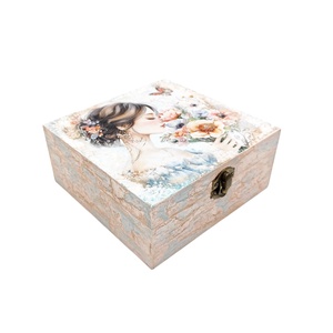 Cutie decorativa din lemn, Fata cu flori de vis, 4676 - bijuterii - suporturi și cutii de bijuterii - cutii de bijuterii - Artynos.ro