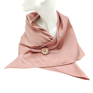 Set cadou esarfa satinata roz plamaniu si brosa ceramica floare, 4681 - casă & stil de viață - seturi de cadou - Artynos.ro