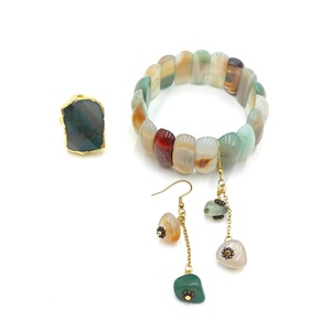 Set unicat cu agate naturale verde salvie si miere, 4718 - bijuterii - seturi de bijuterii - Artynos.ro
