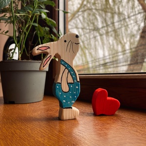 Iepuras handmade din lemn  - casă & stil de viață - accesorii pentru decorat casa - decorațiuni de masă și decorațiuni pentru rafturi  - decorațiuni de masă - Artynos.ro