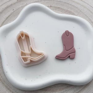 Decupator / Cutter cizma cowboy lut polimeric #0121, Accessorii si unelte, Unelte, instrumente, Unelte de taiere, , Decupator / Cutter cizma cowboy lut polimeric

Dimensiune decupaj: 2.5cm x 3.5cm (lungime x inaltim..., ARTYNOS
