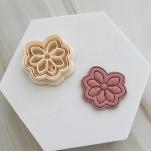 Decupator / Cutter floral lut polimeric #0071 - accessorii și unelte - unelte, instrumente - unelte de tăiere - Artynos.ro
