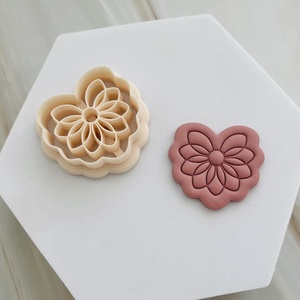 Decupator / Cutter floral lut polimeric #0071 - accessorii și unelte - unelte, instrumente - unelte de tăiere - Artynos.ro