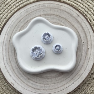 Set decupatoare / Cuttere florale lut polimeric #0079, Accessorii si unelte, Unelte, instrumente, Unelte de taiere, , Set decupatoare / Cuttere florale lut polimeric

Dimensiuni disponibile: 1.1cm, 1.5cm, 2cm, ARTYNOS