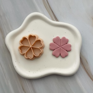 Decupator / Cutter floral lut polimeric #0290, Accessorii si unelte, Unelte, instrumente, Unelte de taiere, , Decupator / Cutter floral lut polimeric
 
Dimensiuni disponibile: 2.5cm, 3.5cm (inaltime), ARTYNOS