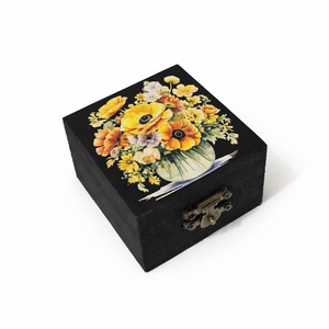 Cutie lemn patrata maci in vaza - 200601, Bijuterii, Suporturi si cutii de bijuterii, Cutii de bijuterii, Decoupage, transfer si tehnici servetel, ARTYNOS