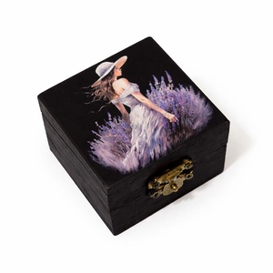 Cutie lemn patrata fata in lavanda - 200703, Bijuterii, Suporturi si cutii de bijuterii, Cutii de bijuterii, Decoupage, transfer si tehnici servetel, ARTYNOS