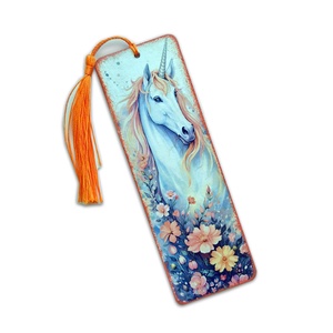 Semn de carte lemn cu unicorn si flori - 170541, Carti si creatii cu tematica muzicala, cadouri, Semn de carte, Decoupage, transfer si tehnici servetel, Semn de carte din lemn decorat cu model unicorn si floarea soarelui, cu ciucure.
Dimensiuni: 15x5cm..., ARTYNOS
