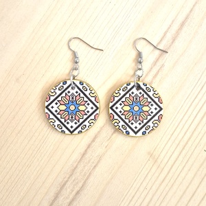 Cercei din lemn cu model traditional - 133707 - Artynos.ro