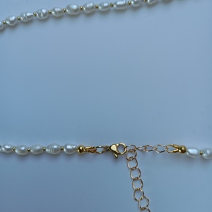 Colier cu perle de cultura 4mm si margelute placate cu aur 18K - bijuterii - coliere - coliere din perle - Artynos.ro