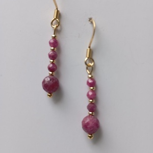 Cercei cu margele brute Rubin 5 mm si tortite placate cu aur 18K, Bijuterii, Cercei, Cercei din pietre semipretioase, Confectionarea bijuteriilor, ARTYNOS