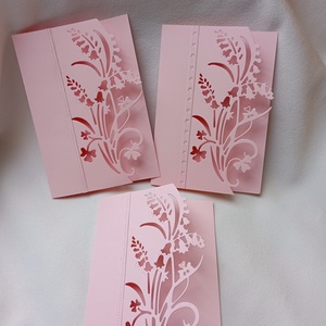 Felicitare roz, decupata, cu flori de primavara - Artynos.ro