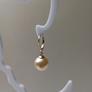 Cercei cu perle Swarovski 12mm si tortite placate cu aur 18K - bijuterii - cercei - cercei din mărgele - Artynos.ro