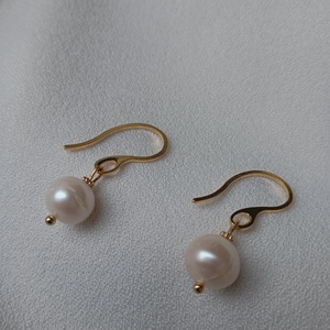 Cercei cu Perla de cultura 10mm si tortite placate cu aur 18K, Bijuterii, Cercei, Cercei din perle, Confectionarea bijuteriilor, ARTYNOS