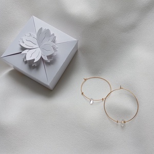 Cercei Loop 4 cm placati cu aur 18K si Swarovski Crystal - bijuterii - cercei - cercei din mărgele - Artynos.ro