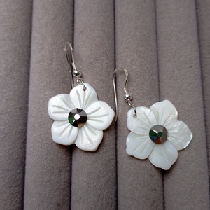 Cercei Floare Sidef cu cristal Swarovski si tortite din argint 925 - bijuterii - cercei - cercei din argint - Artynos.ro