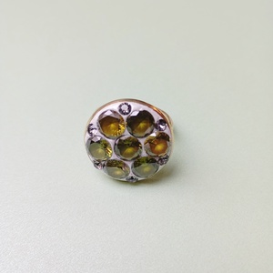 Inel cu Peridot slefuit si cristale Swarovski Black Diamond - Artynos.ro