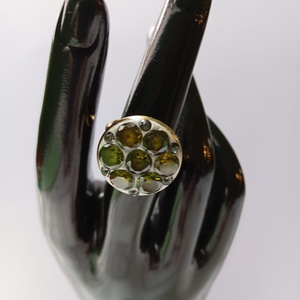 Inel cu Peridot slefuit si cristale Swarovski Black Diamond - bijuterii - inele - inele cu pietre semiprețioase - Artynos.ro