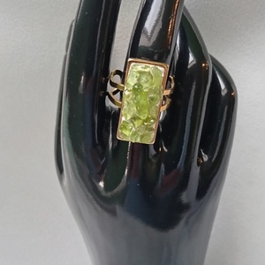 Inel statement cu Peridot brut - Artynos.ro