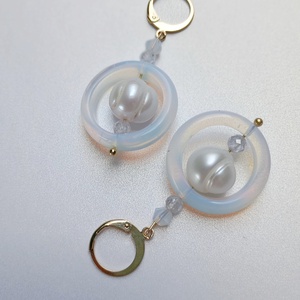 Cercei cu cerc de Opal 2cm, perla de cultura si cubic zirconia, tortite placate cu aur 18K - bijuterii - cercei - cercei din pietre semiprețioase - Artynos.ro