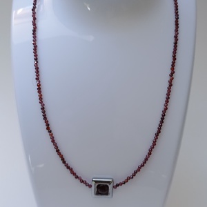 Set bijuterii cu Granat, Hematit si tortite placate cu argint 925 - bijuterii - seturi de bijuterii - Artynos.ro