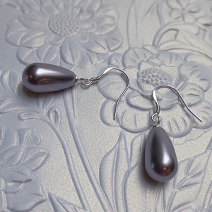 Cercei din argint 925 cu perla gri Swarovski 10x8mm - bijuterii - cercei - cercei din argint - Artynos.ro