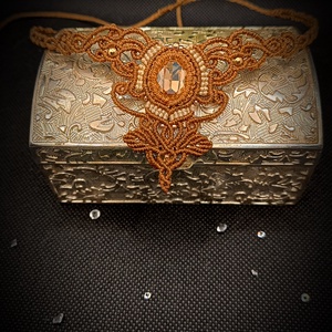 Colier micro macrame maro cu cristal Preciosa  - bijuterii - coliere - colier y - Artynos.ro