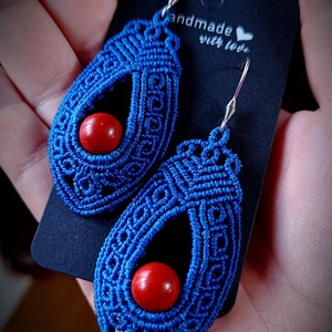 Cercei albastru micromacrame cu piatra Coral  - bijuterii - cercei - cercei agățați - Artynos.ro