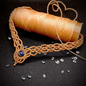 Colier choker macrame cu cristal Lapis Lazuli - bijuterii - coliere - coliere statement - Artynos.ro
