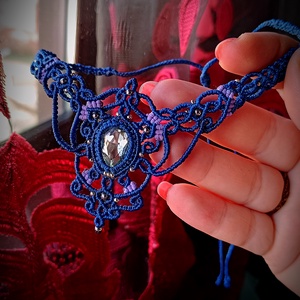 Colier Albastru Royal Macrame Cu Cristal Preciosa - bijuterii - coliere - colier y - Artynos.ro