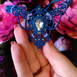 Colier Albastru Royal Macrame Cu Cristal Preciosa - bijuterii - coliere - colier y - Artynos.ro