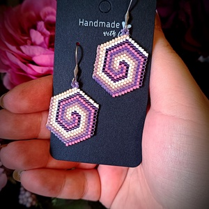 Cercei mov hexagon broderie mărgele Myiuki  - bijuterii - cercei - cercei agățați - Artynos.ro