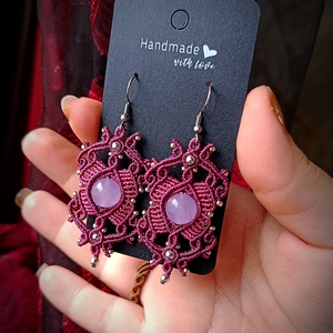 Cercei Macrame Violet Cu Piatra De Jad - bijuterii - cercei - cercei agățați - Artynos.ro