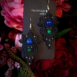 Cercei negri macrame cu Lapis Lazuli și Malachit  - Artynos.ro