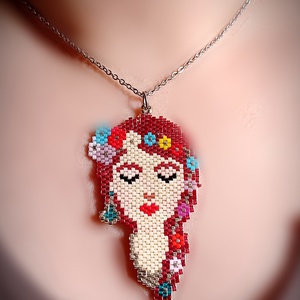 Colier pandantiv figurina din mărgele Myiuki Delica  - Artynos.ro