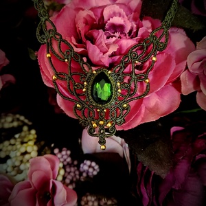 Colier olive macrame cu cristal Preciosa - bijuterii - coliere - colier y - Artynos.ro
