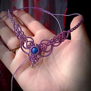 Colier mov delicat micromacrame cu Lapis Lazuli - bijuterii - coliere - colier y - Artynos.ro
