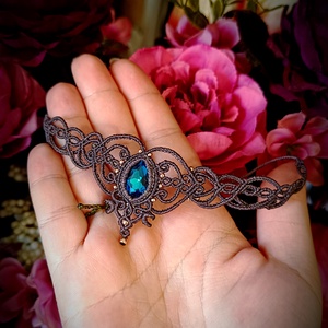 Colier choker micromacrame cu cristal albastru Preciosa  - bijuterii - coliere - colier y - Artynos.ro