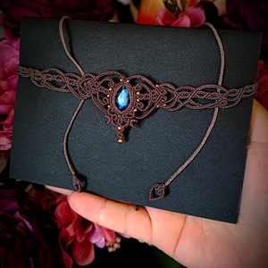 Colier choker micromacrame cu cristal albastru Preciosa  - bijuterii - coliere - colier y - Artynos.ro