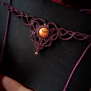 Colier burgundy delicat micromacrame cu piatra Jasp  - Artynos.ro