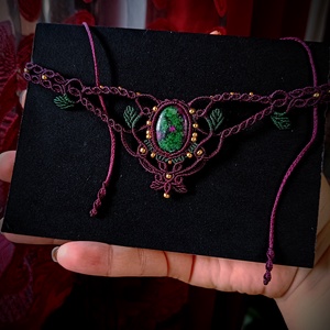 Colier forest micromacrame cu Zoisit Rubin - Artynos.ro