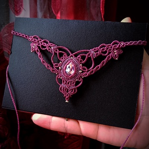 Colier violet elegant micromacrame  - bijuterii - coliere - colier y - Artynos.ro