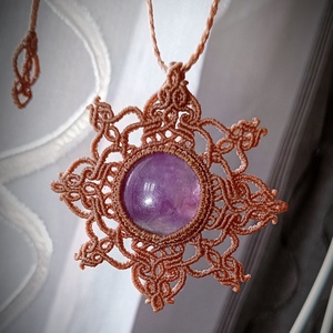 Pandantiv Talisman Mandala cu Ametist  - bijuterii - coliere - coliere din pietre semiprețioase - Artynos.ro