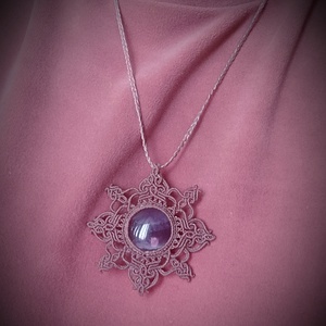 Pandantiv Talisman Mandala cu Ametist  - bijuterii - coliere - coliere din pietre semiprețioase - Artynos.ro
