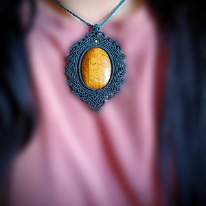 Pandantiv Talisman Micromacrame Ochi de tigru  - bijuterii - coliere - coliere din pietre semiprețioase - Artynos.ro